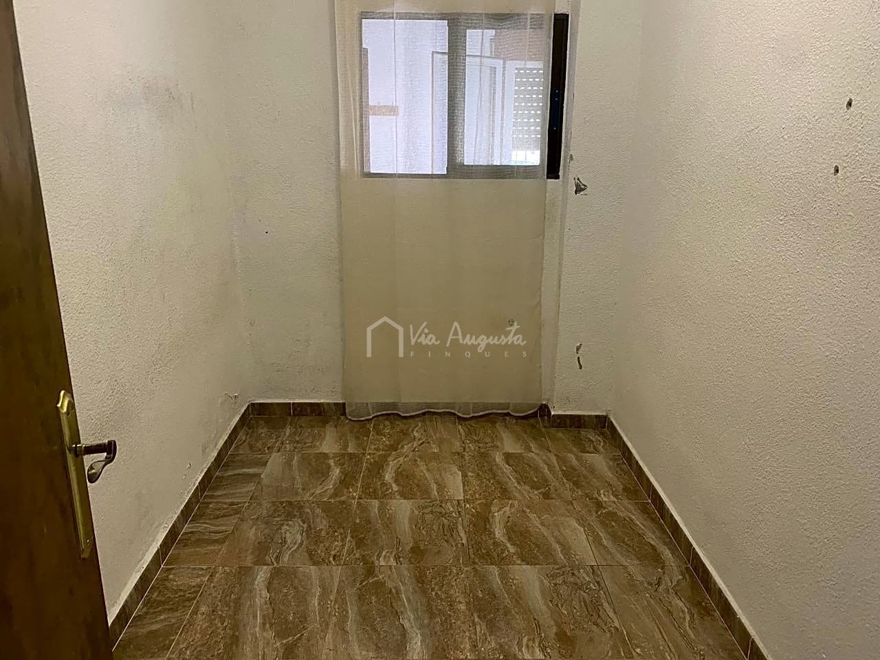 6 soveværelse Villa til salg i Deltebre med garage - € 250.000 (Ref: 6985205)