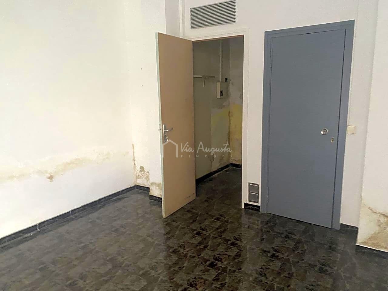 2 soverom Bedrift til salgs i Tortosa - € 114 000 (Ref: 7392173)