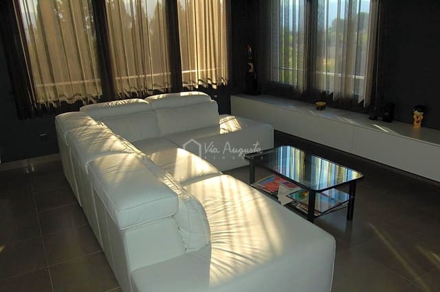 4 soverom Villa til salgs i Tortosa med svømmebasseng garasje - € 520 000 (Ref: 7733902)