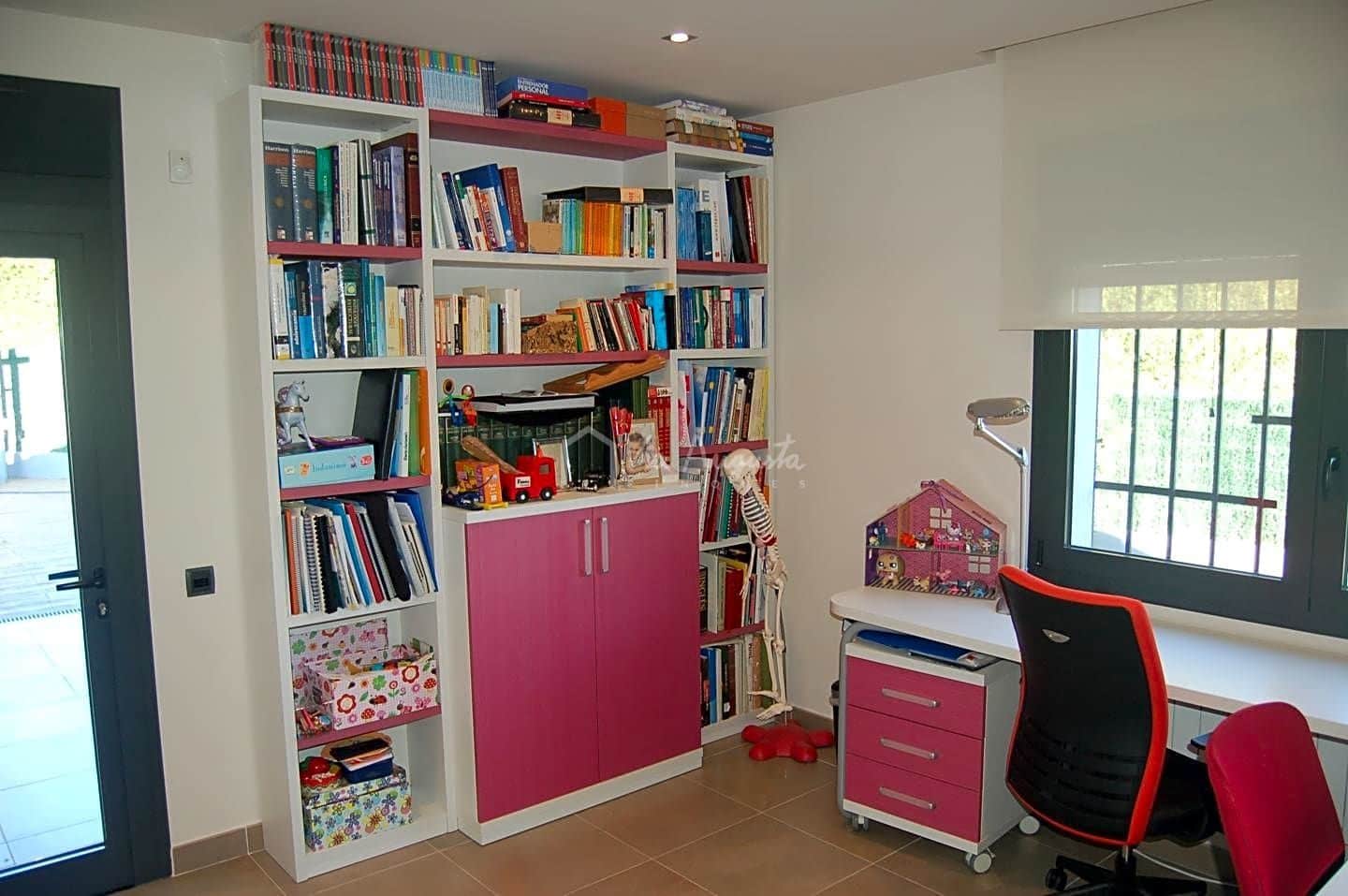 4 soveværelse Villa til salg i Tortosa med swimmingpool garage - € 520.000 (Ref: 7733902)