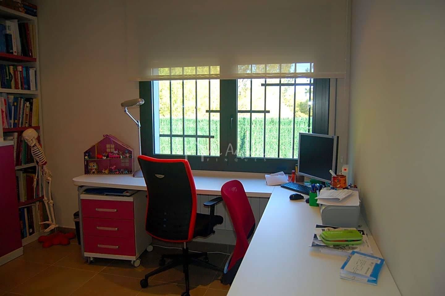 4 soveværelse Villa til salg i Tortosa med swimmingpool garage - € 520.000 (Ref: 7733902)