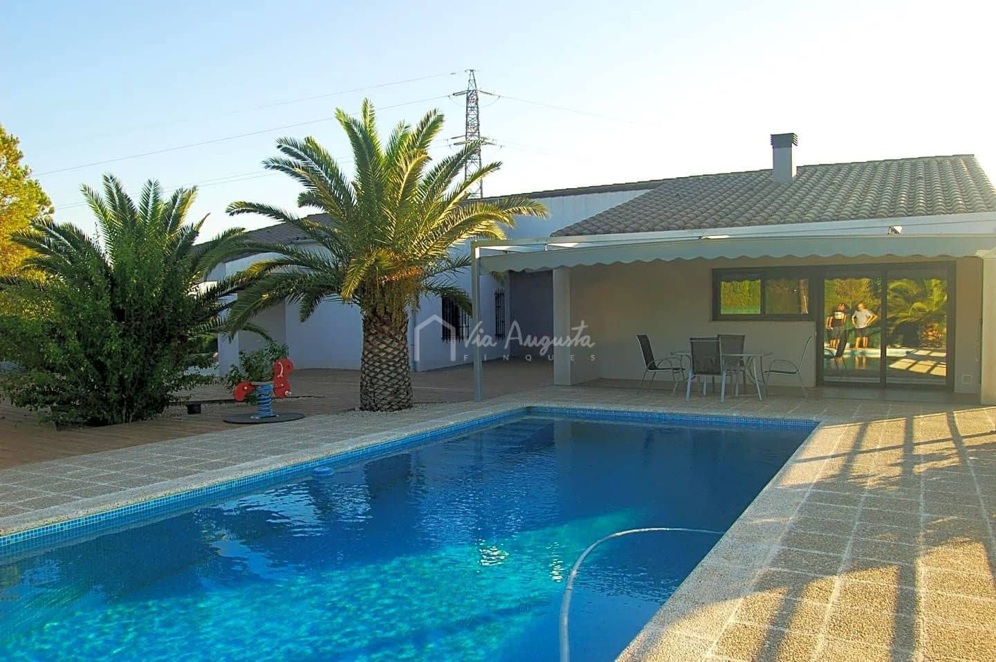 4 soveværelse Villa til salg i Tortosa med swimmingpool garage - € 520.000 (Ref: 7733902)