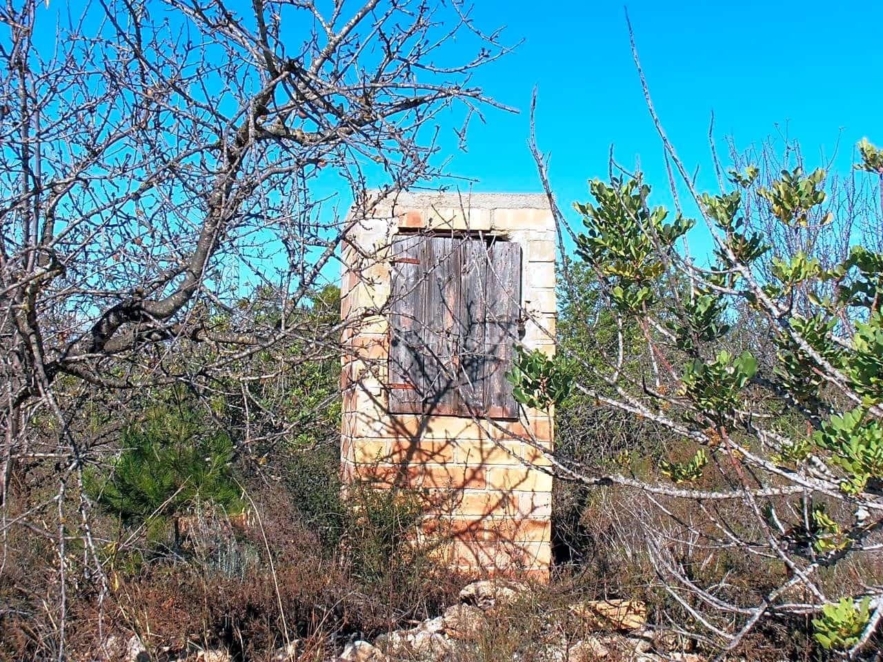 Grunde uden byggetilladelser til salg i Bitem - € 22.000 (Ref: 7733907)