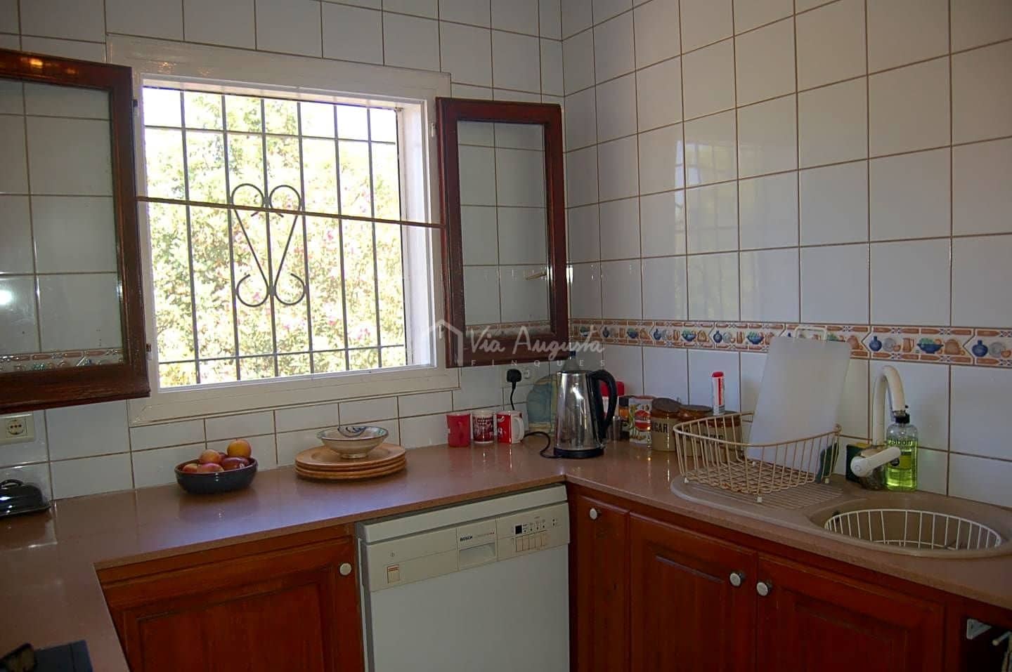 6 soveværelse Villa til salg i L'Ampolla med swimmingpool garage - € 399.999 (Ref: 7737462)