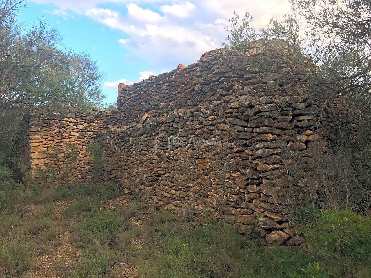 Grunde uden byggetilladelser til salg i Tivenys - € 39.000 (Ref: 7738560)