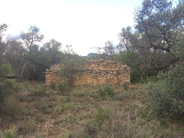 Rakentamaton maa myytävänä paikassa Tivenys - 39 000 € (Ref: 7738560)