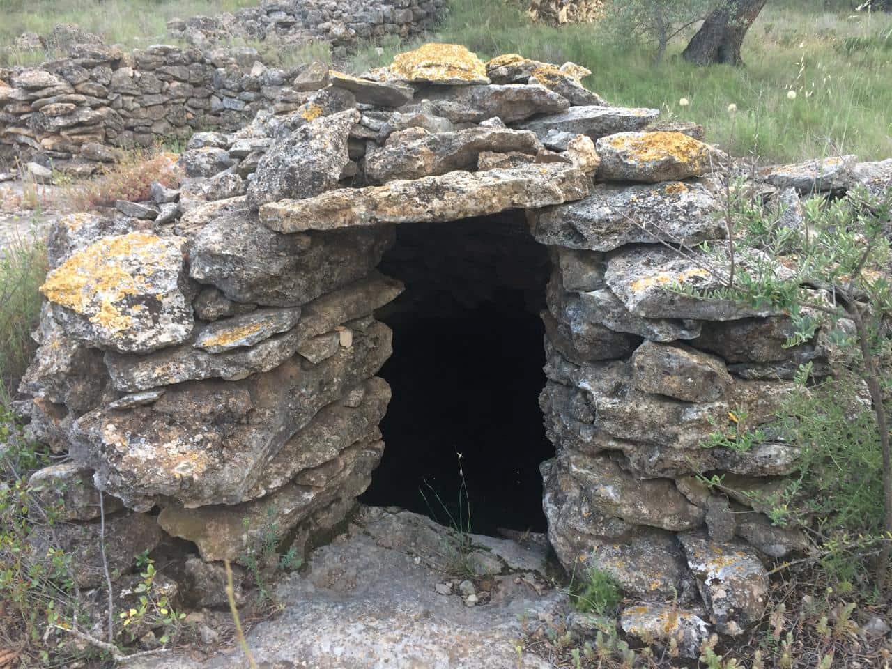 Grunde uden byggetilladelser til salg i Tivenys - € 39.000 (Ref: 7738560)