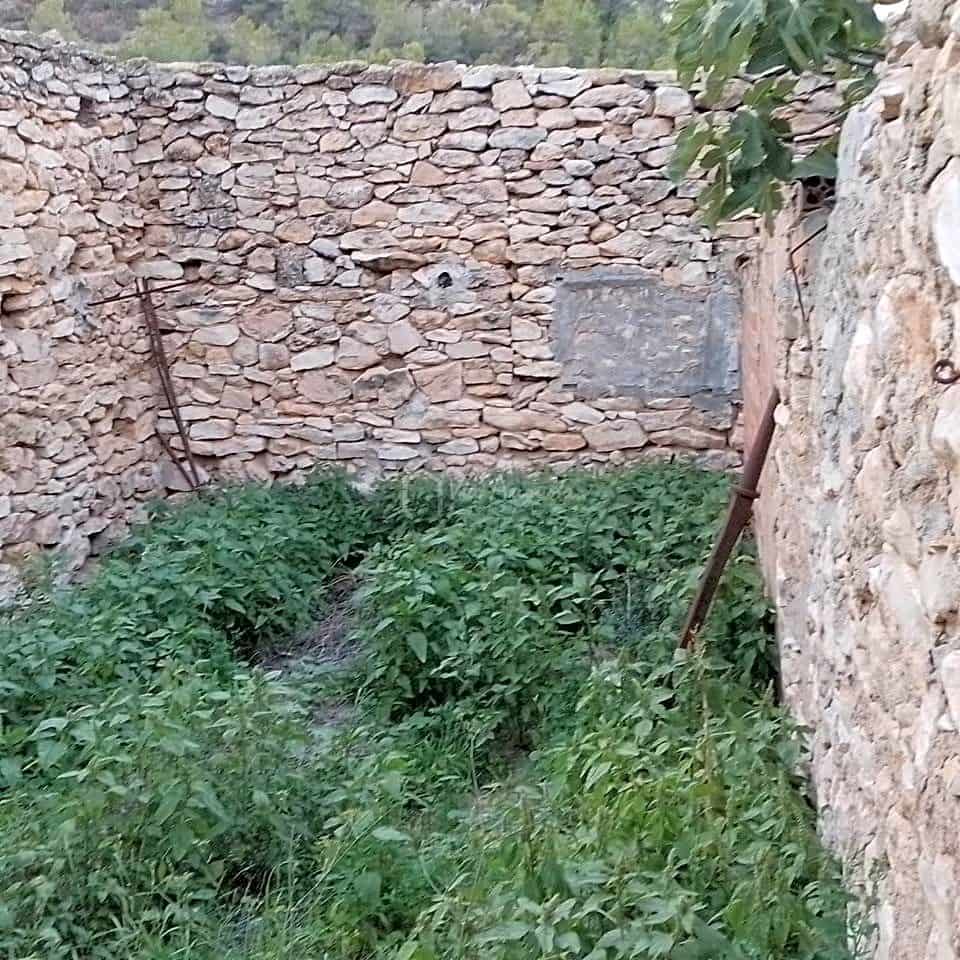 Grunde uden byggetilladelser til salg i Rasquera - € 28.000 (Ref: 7814409)