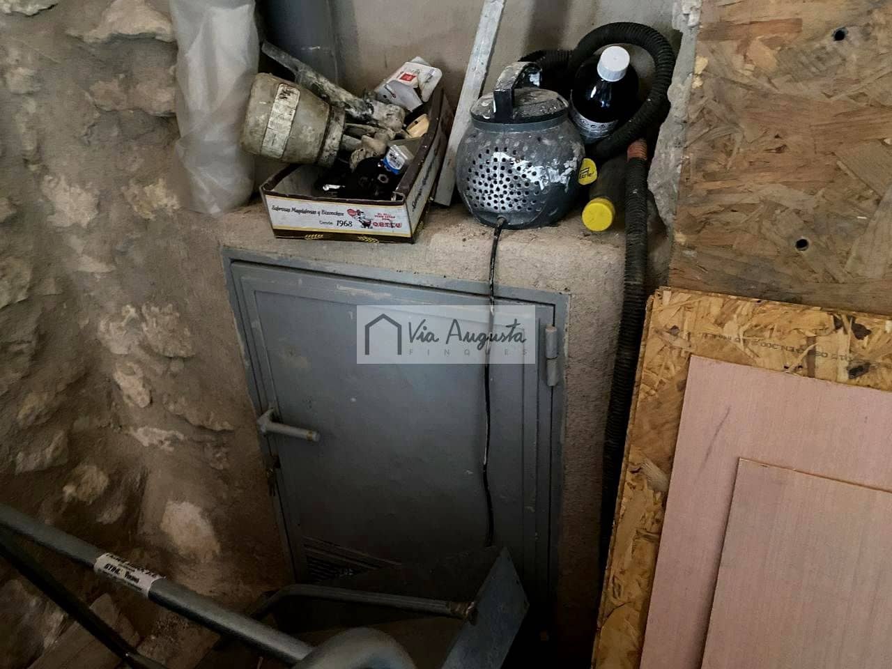 Grunde uden byggetilladelser til salg i Bitem - € 56.000 (Ref: 8868517)