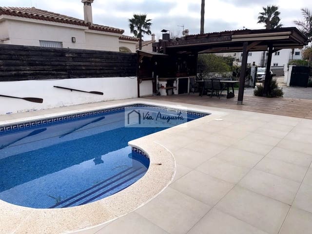 Chalet de 3 habitaciones en Deltebre en venta con piscina - 325.000 € (Ref: 9645607)