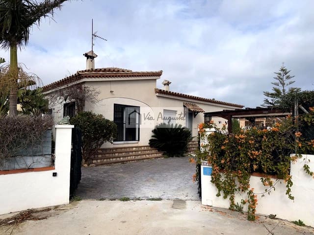 Chalet de 3 habitaciones en Deltebre en venta con piscina - 325.000 € (Ref: 9645607)