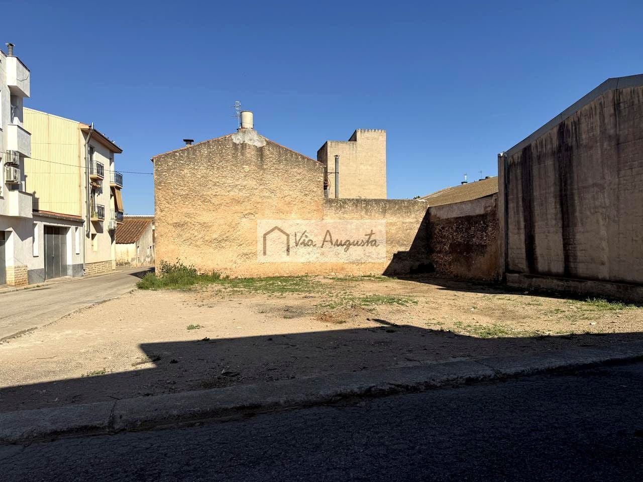 Mark till salu i Santa Barbara - 55 000 € (Ref: 9784485)