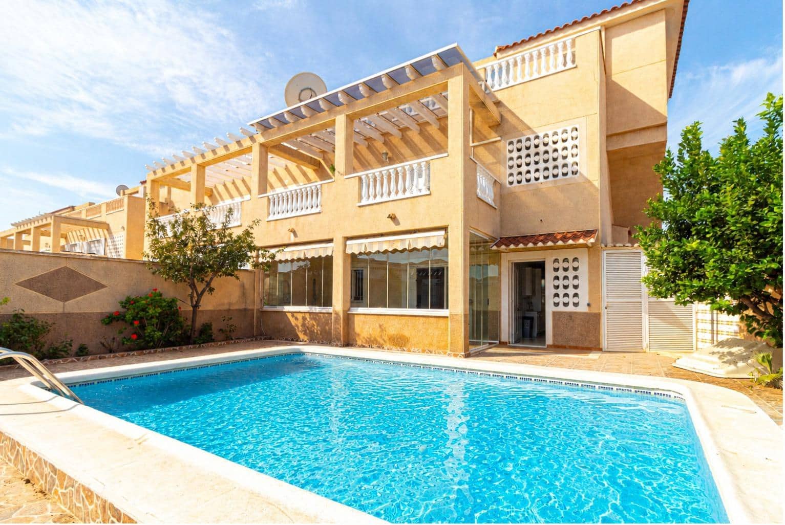 3 sypialnia Bungalow na sprzedaż w Orihuela Costa z basenem garażem - 339 000 € (Ref: 10015603)