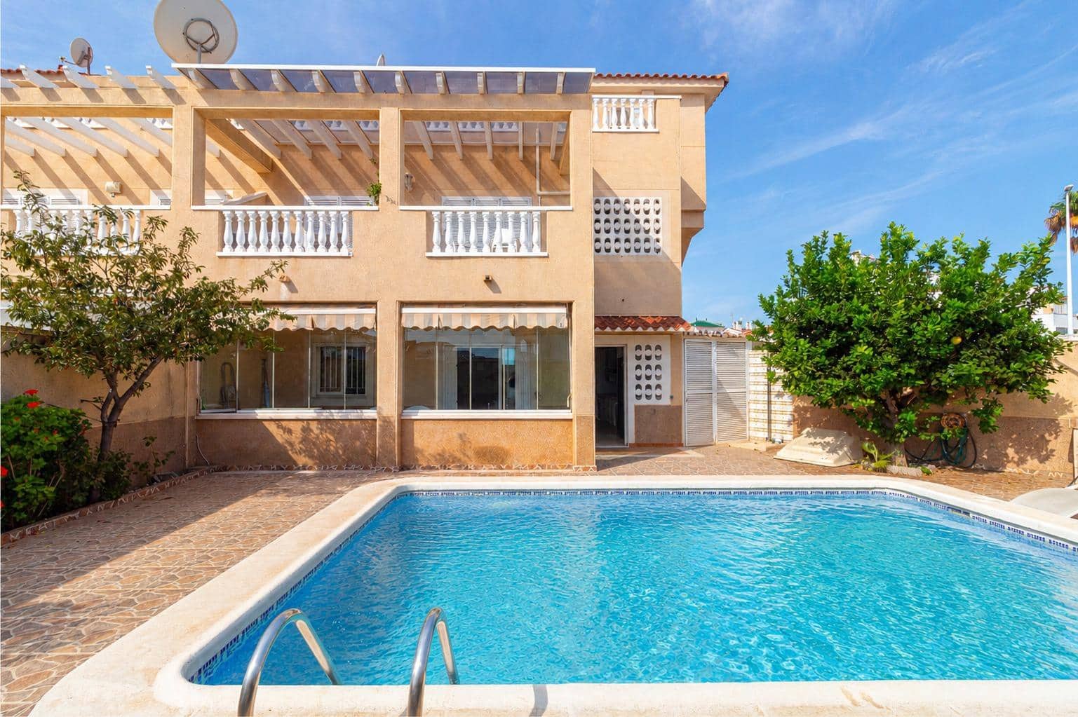 3 sypialnia Bungalow na sprzedaż w Orihuela Costa z basenem garażem - 339 000 € (Ref: 10015603)