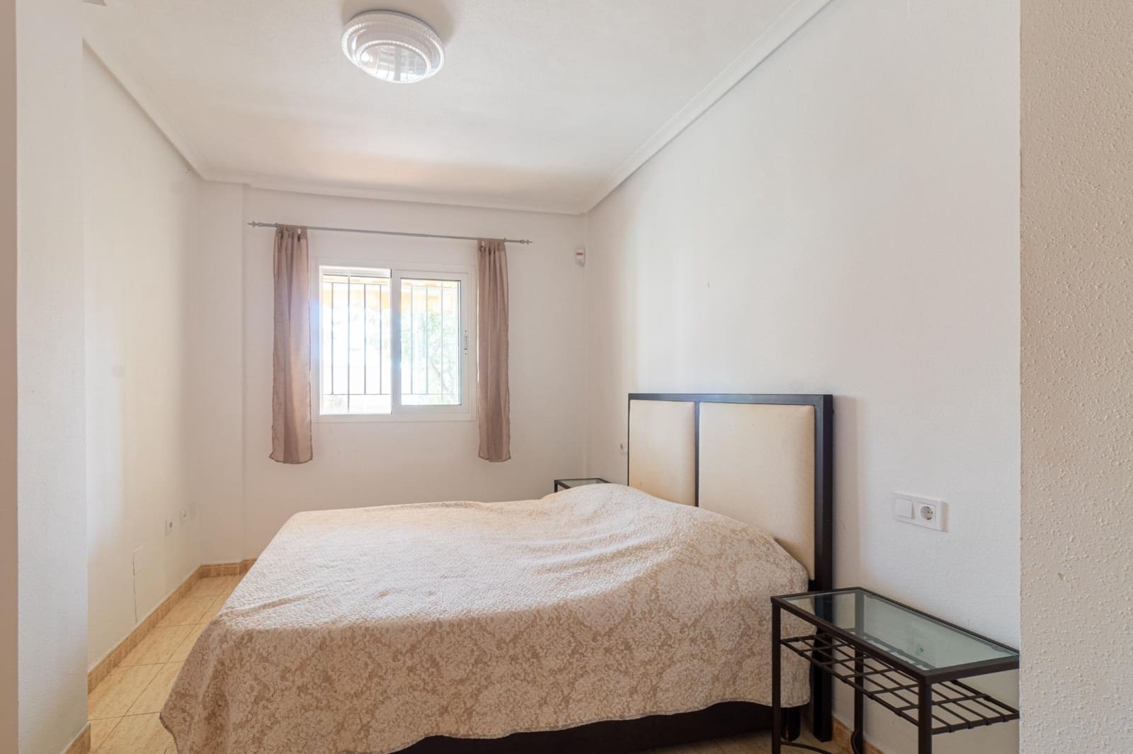 3 sypialnia Bungalow na sprzedaż w Orihuela Costa z basenem garażem - 339 000 € (Ref: 10015603)