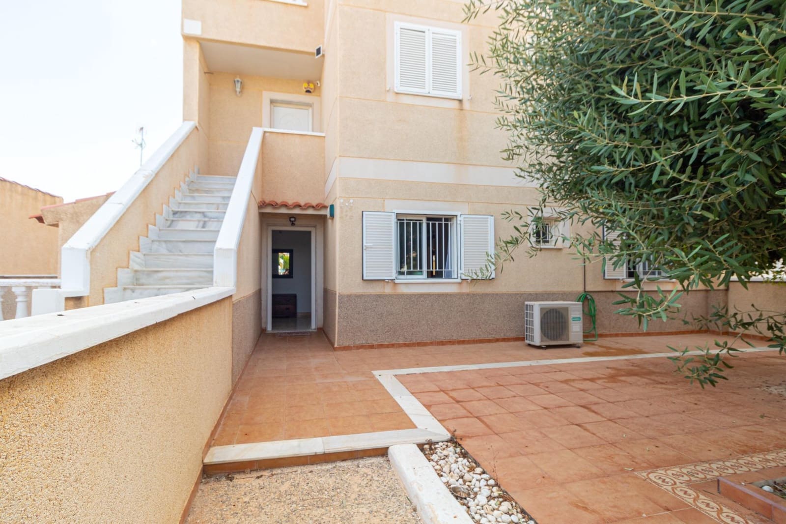 3 sypialnia Bungalow na sprzedaż w Orihuela Costa z basenem garażem - 339 000 € (Ref: 10015603)