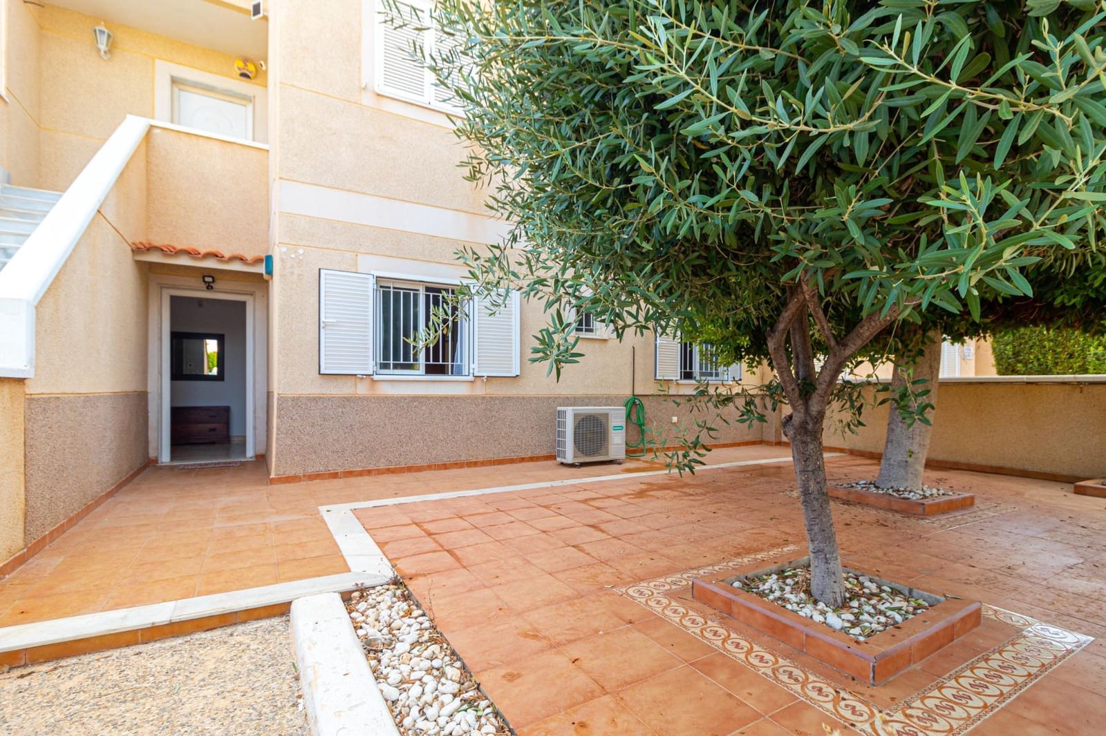 3 sypialnia Bungalow na sprzedaż w Orihuela Costa z basenem garażem - 339 000 € (Ref: 10015603)