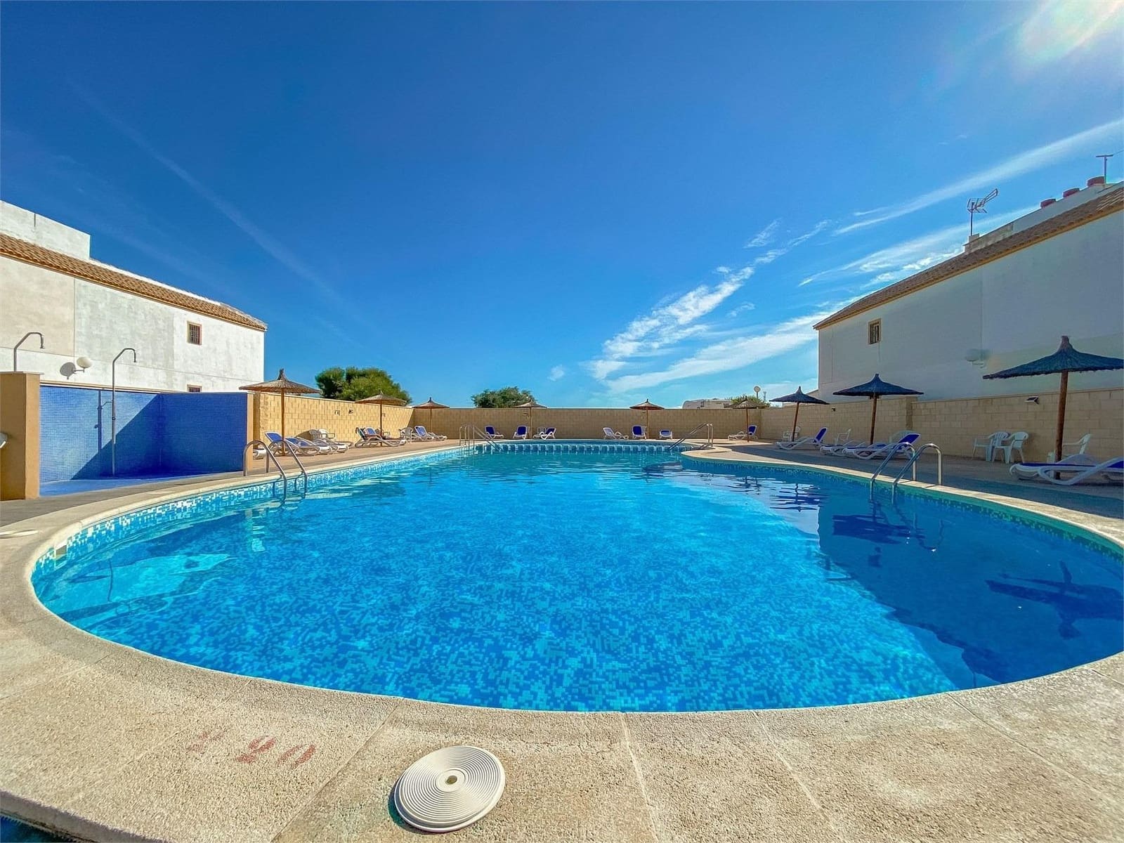 2 slaapkamer Bungalow te koop in Torrevieja met zwembad - € 105.000 (Ref: 10033996)