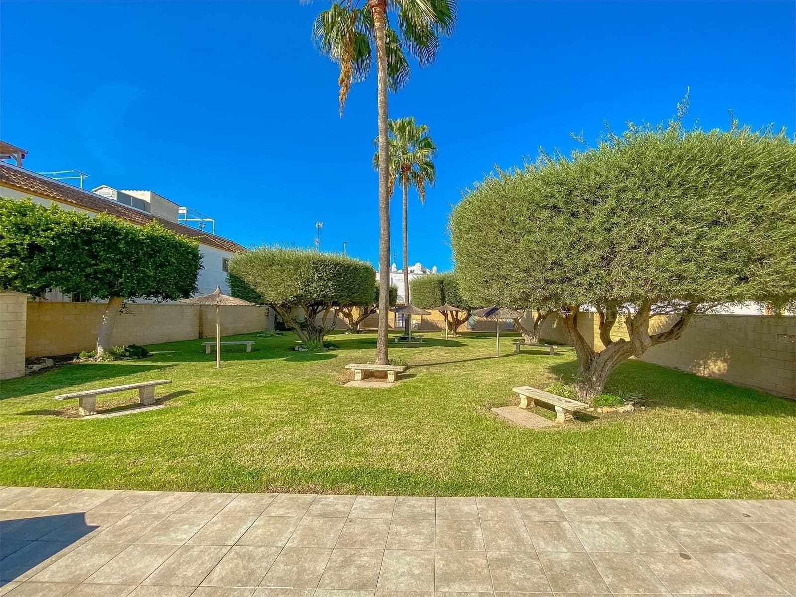 2 slaapkamer Bungalow te koop in Torrevieja met zwembad - € 105.000 (Ref: 10033996)