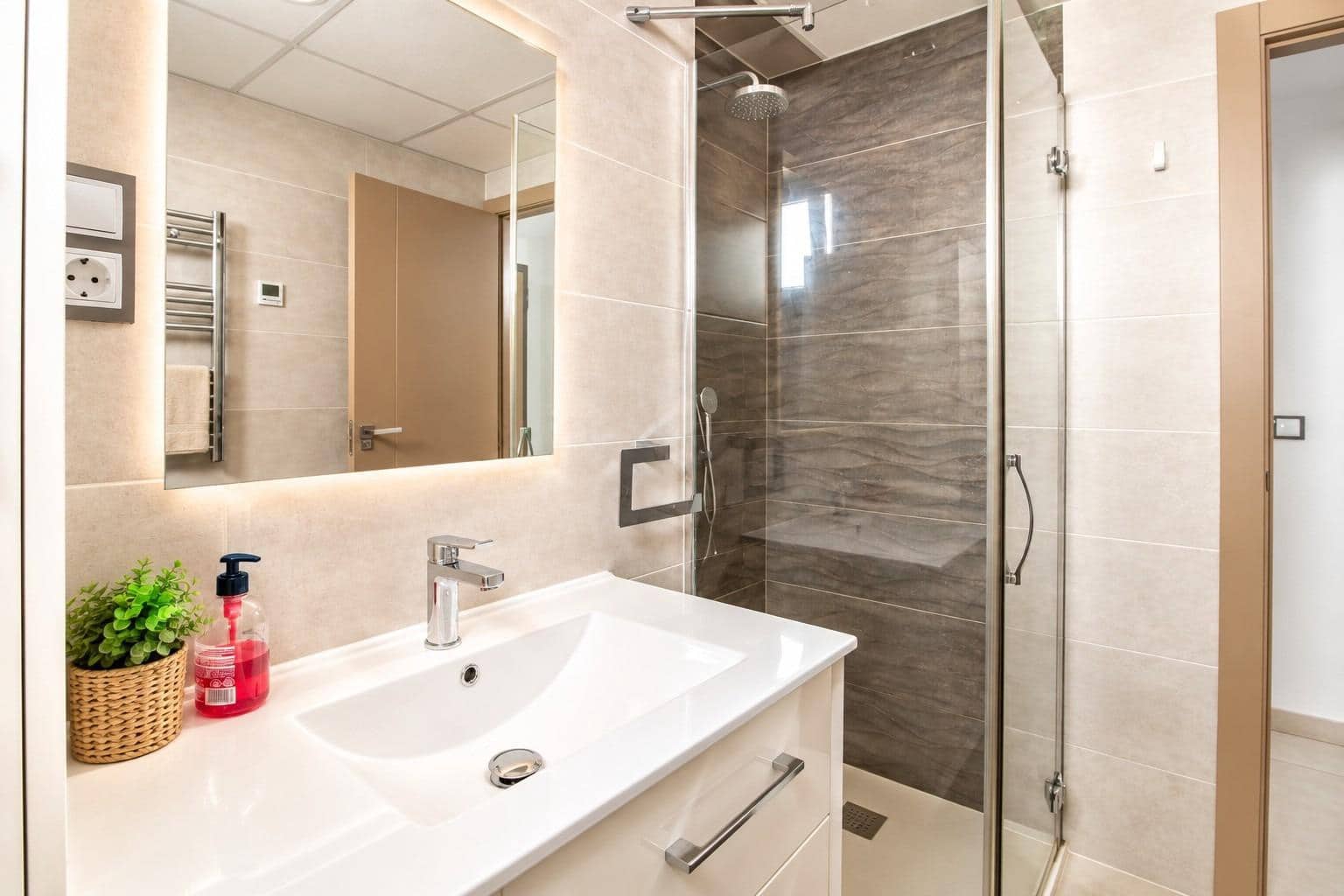 3 sypialnia Apartament na sprzedaż w Arenales del Sol z basenem garażem - 785 000 € (Ref: 10064698)