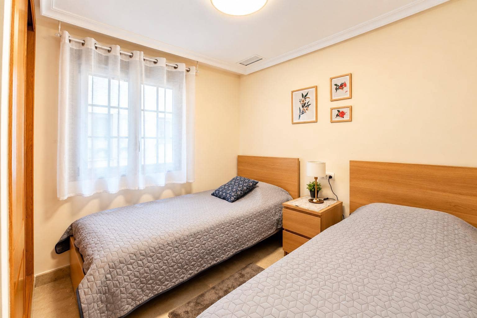 Apartamento de 3 habitaciones en Torrevieja en venta con garaje - 259.900 € (Ref: 10129516)