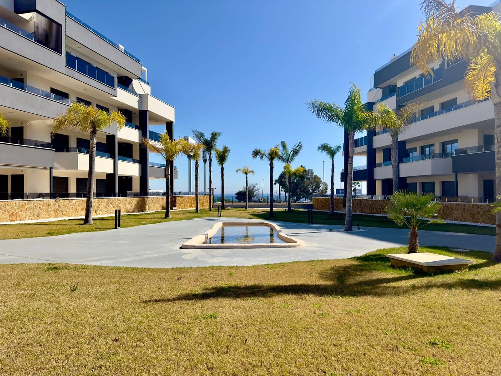 3 soveværelse Lejlighed til salg i Playa Flamenca med swimmingpool garage - € 589.900 (Ref: 9929377)