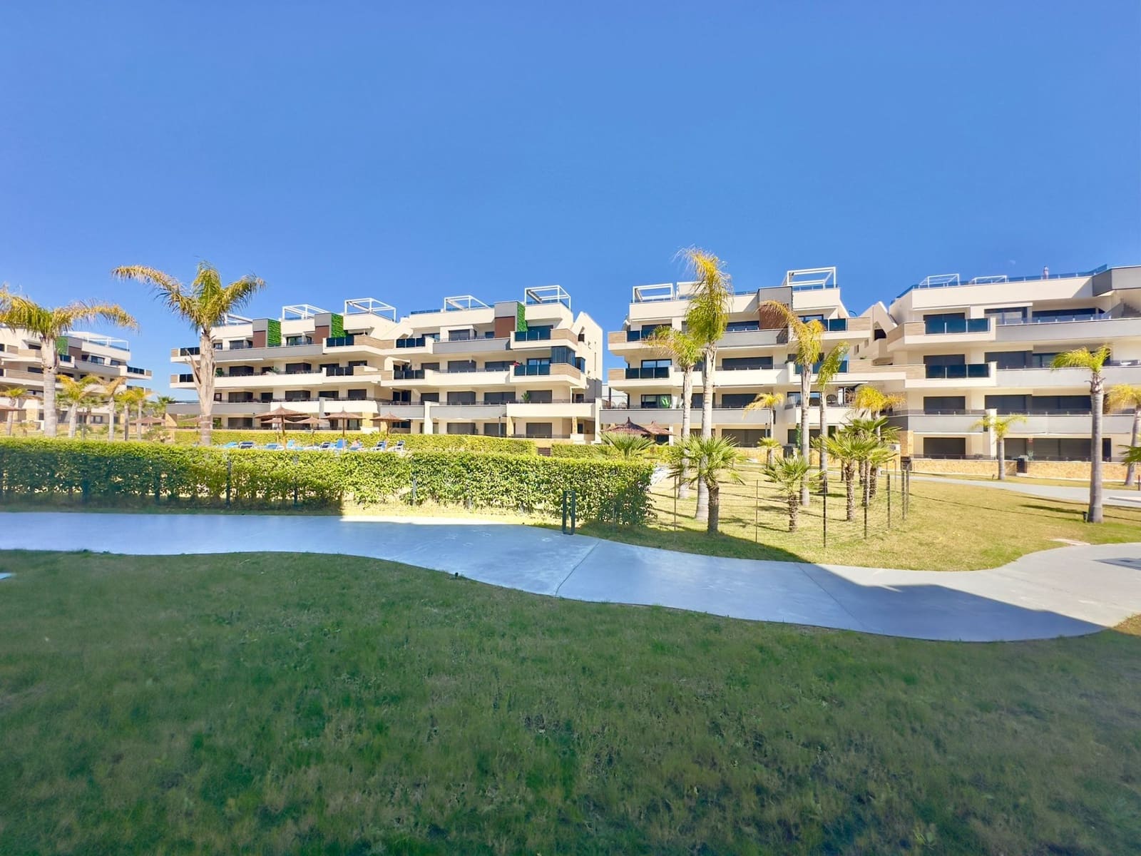 3 soveværelse Lejlighed til salg i Playa Flamenca med swimmingpool garage - € 589.900 (Ref: 9929377)