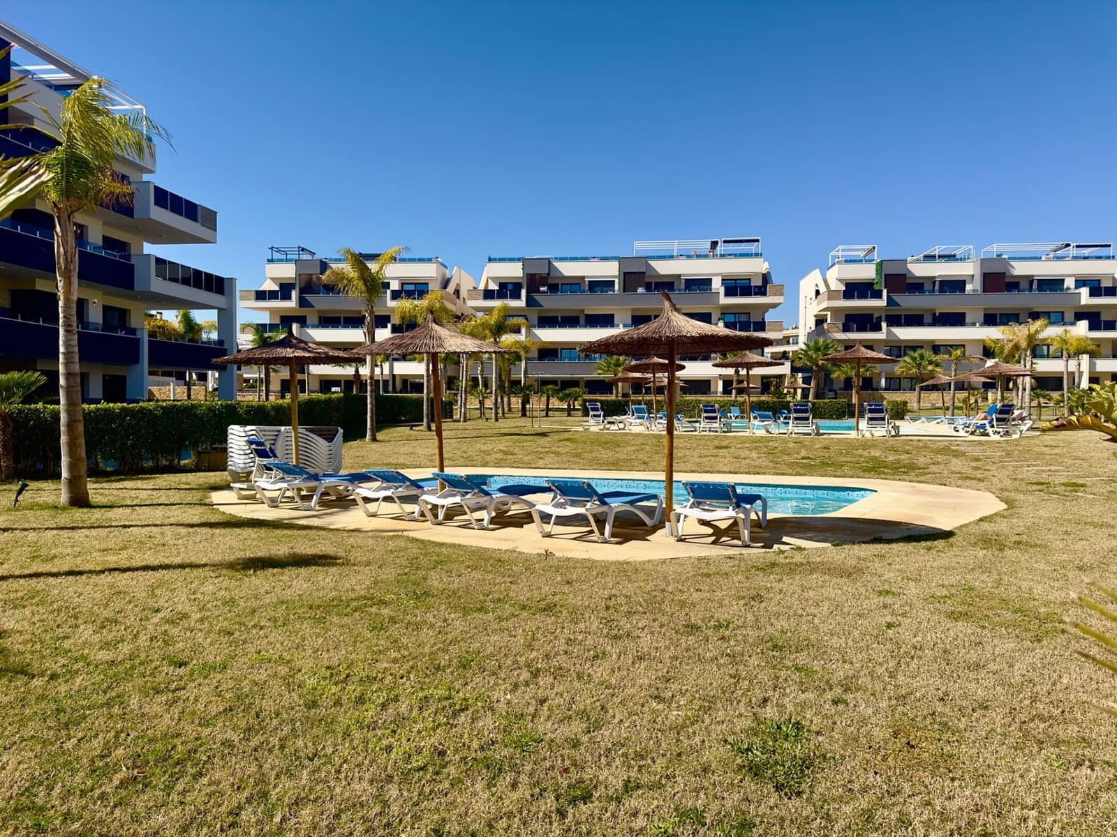 3 soveværelse Lejlighed til salg i Playa Flamenca med swimmingpool garage - € 589.900 (Ref: 9929377)
