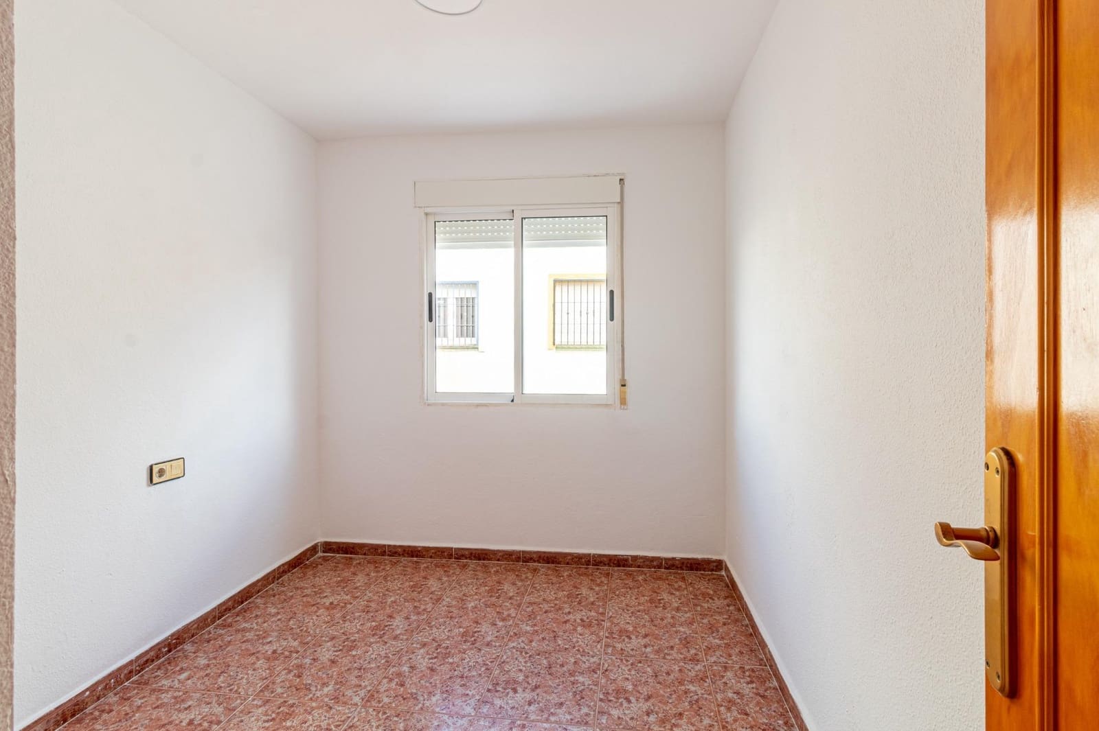 Adosado de 3 habitaciones en La Florida en venta con piscina - 179.000 € (Ref: 9999623)