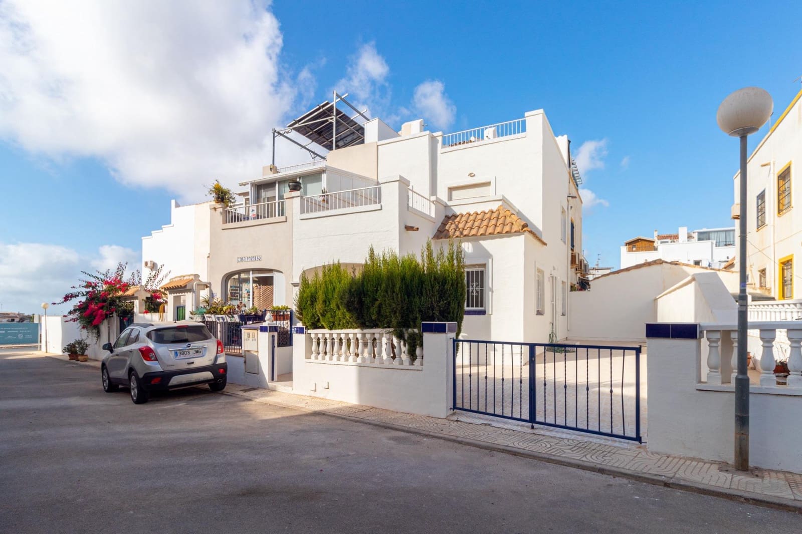 Adosado de 3 habitaciones en La Florida en venta con piscina - 179.000 € (Ref: 9999623)