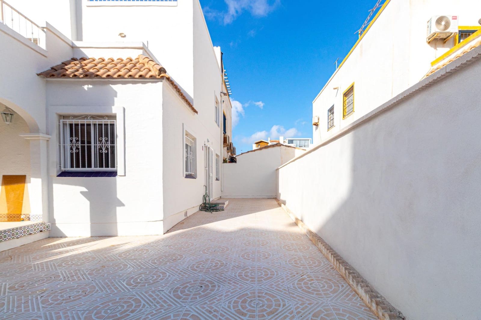 Adosado de 3 habitaciones en La Florida en venta con piscina - 179.000 € (Ref: 9999623)