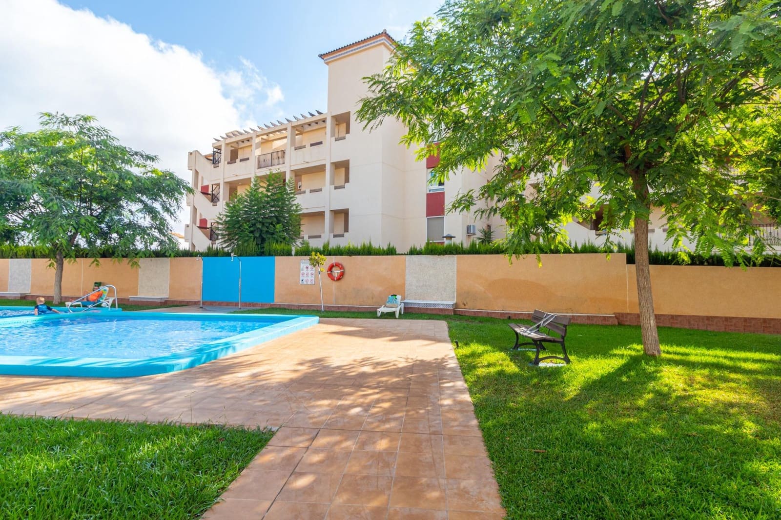 Adosado de 3 habitaciones en La Florida en venta con piscina - 179.000 € (Ref: 9999623)