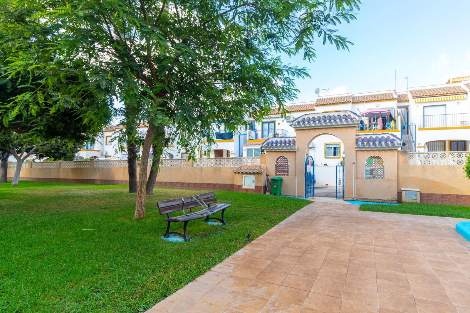 Adosado de 3 habitaciones en La Florida en venta con piscina - 179.000 € (Ref: 9999623)