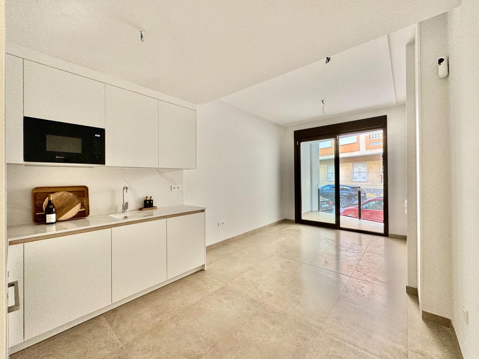 2 Zimmer Apartment zu verkaufen in Torrevieja mit Pool - 250.000 € (Ref: 10040418)