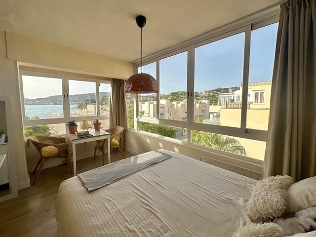 Apartament na sprzedaż w Costa de la Calma, Calvià z basenem garażem - 282 000 € (Ref: 10040423)