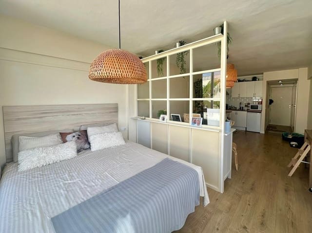 Apartament na sprzedaż w Costa de la Calma, Calvià z basenem garażem - 282 000 € (Ref: 10040423)