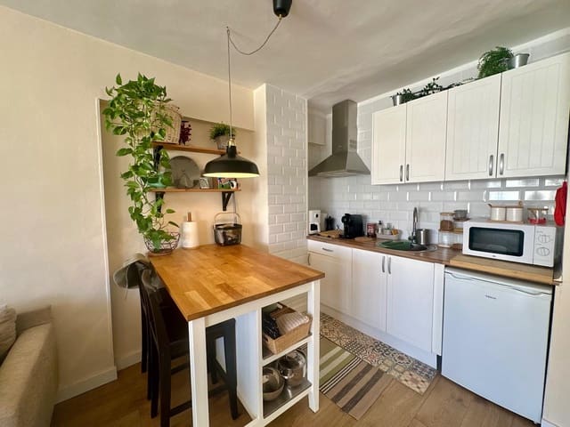 Apartament na sprzedaż w Costa de la Calma, Calvià z basenem garażem - 282 000 € (Ref: 10040423)