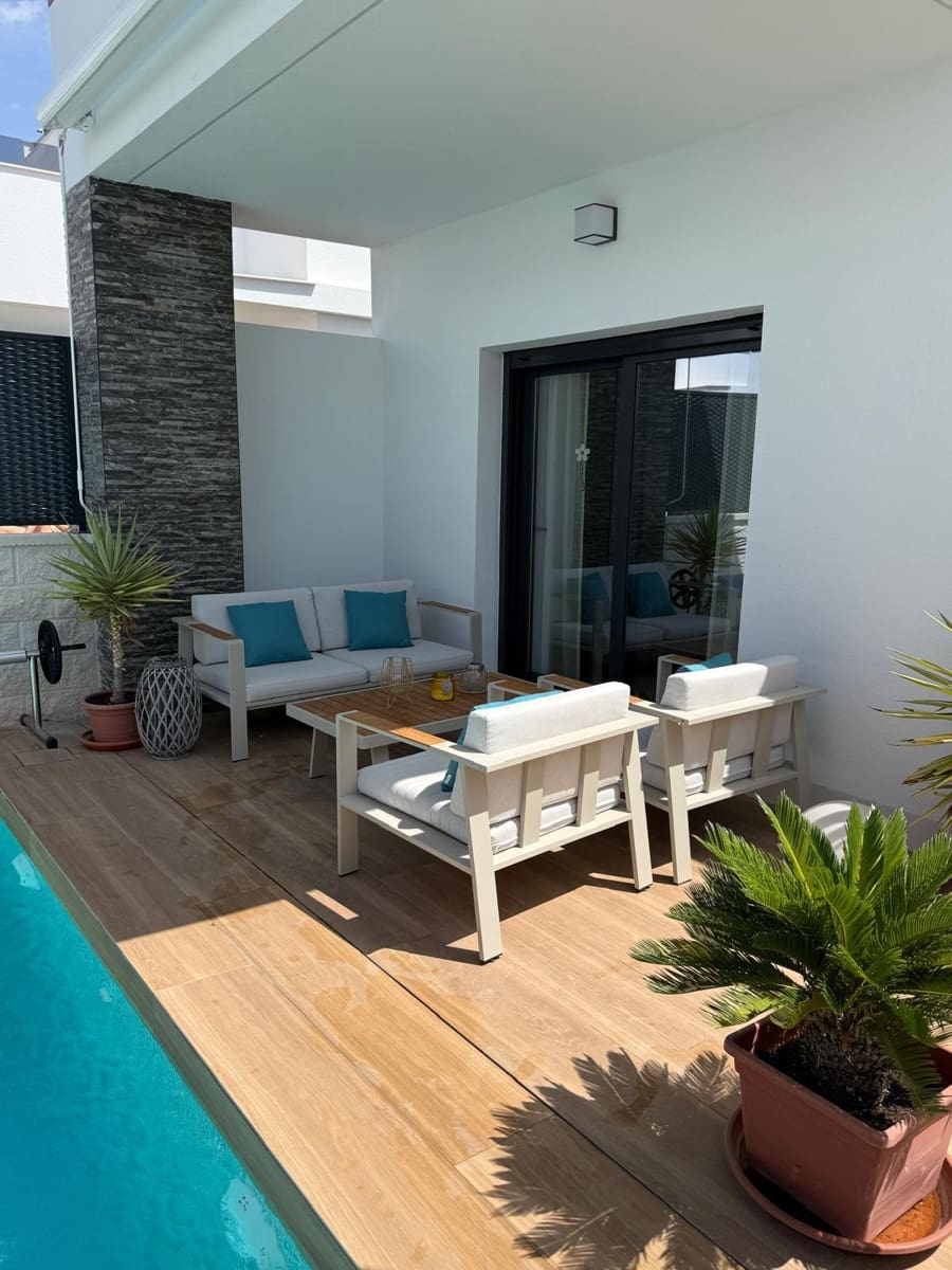 Chalet de 3 habitaciones en Vistabella en venta con piscina - 475.000 € (Ref: 10040508)