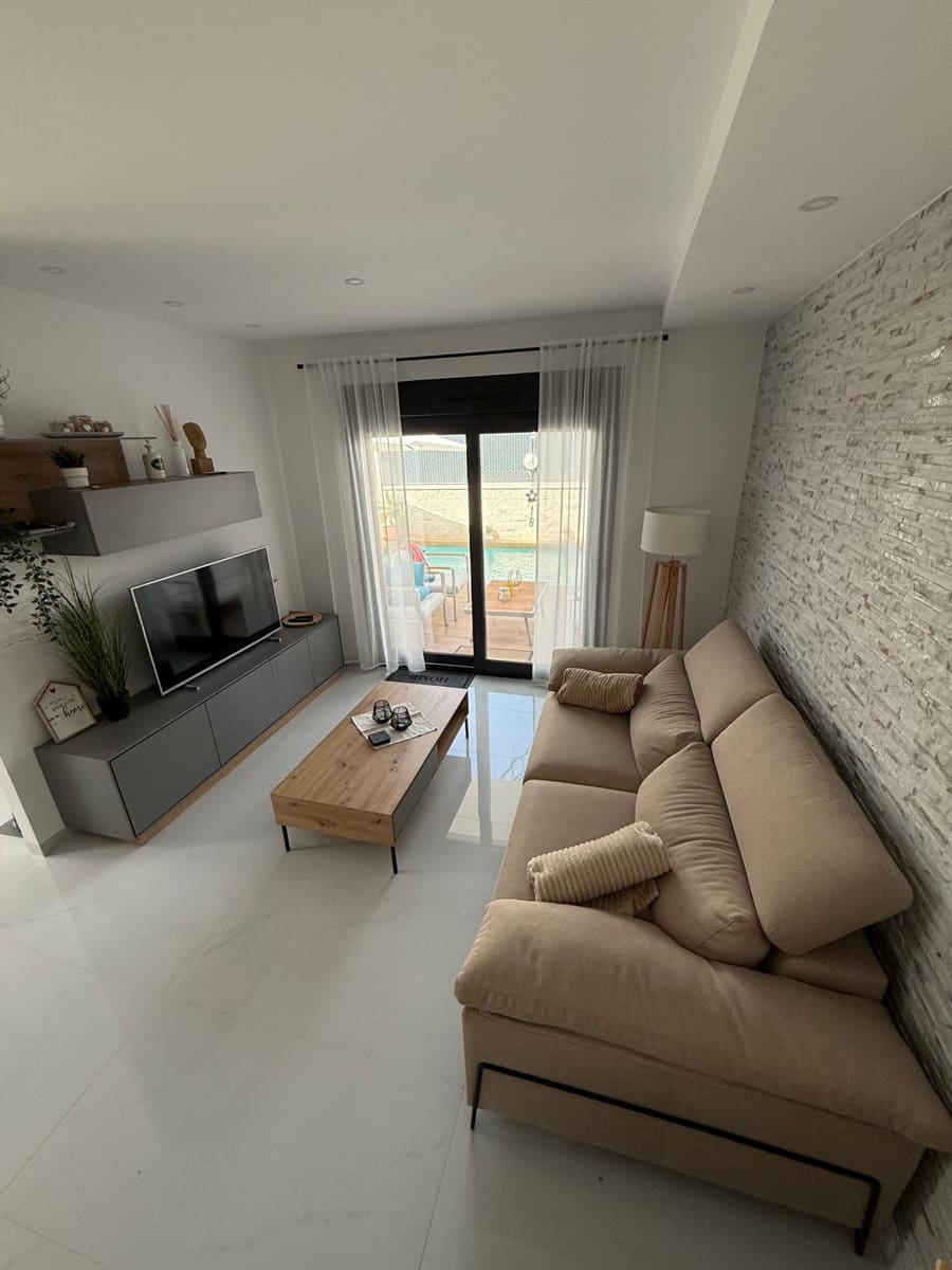 Chalet de 3 habitaciones en Vistabella en venta con piscina - 475.000 € (Ref: 10040508)