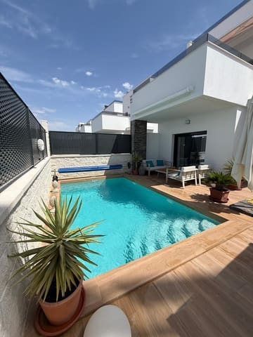 Chalet de 3 habitaciones en Vistabella, Orihuela en venta con piscina - 475.000 € (Ref: 10040508)