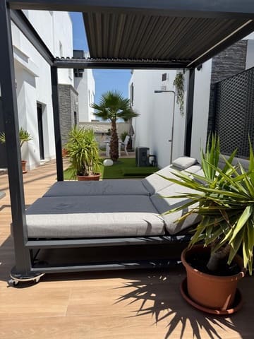 Chalet de 3 habitaciones en Vistabella, Orihuela en venta con piscina - 475.000 € (Ref: 10040508)