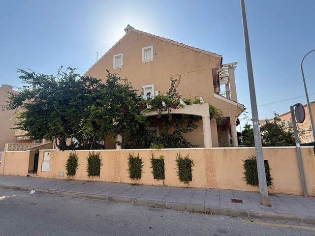 4 bedroom Townhouse for sale in Torre de la Horadada, Pilar de la Horadada - € 399,900 (Ref: 10040622)