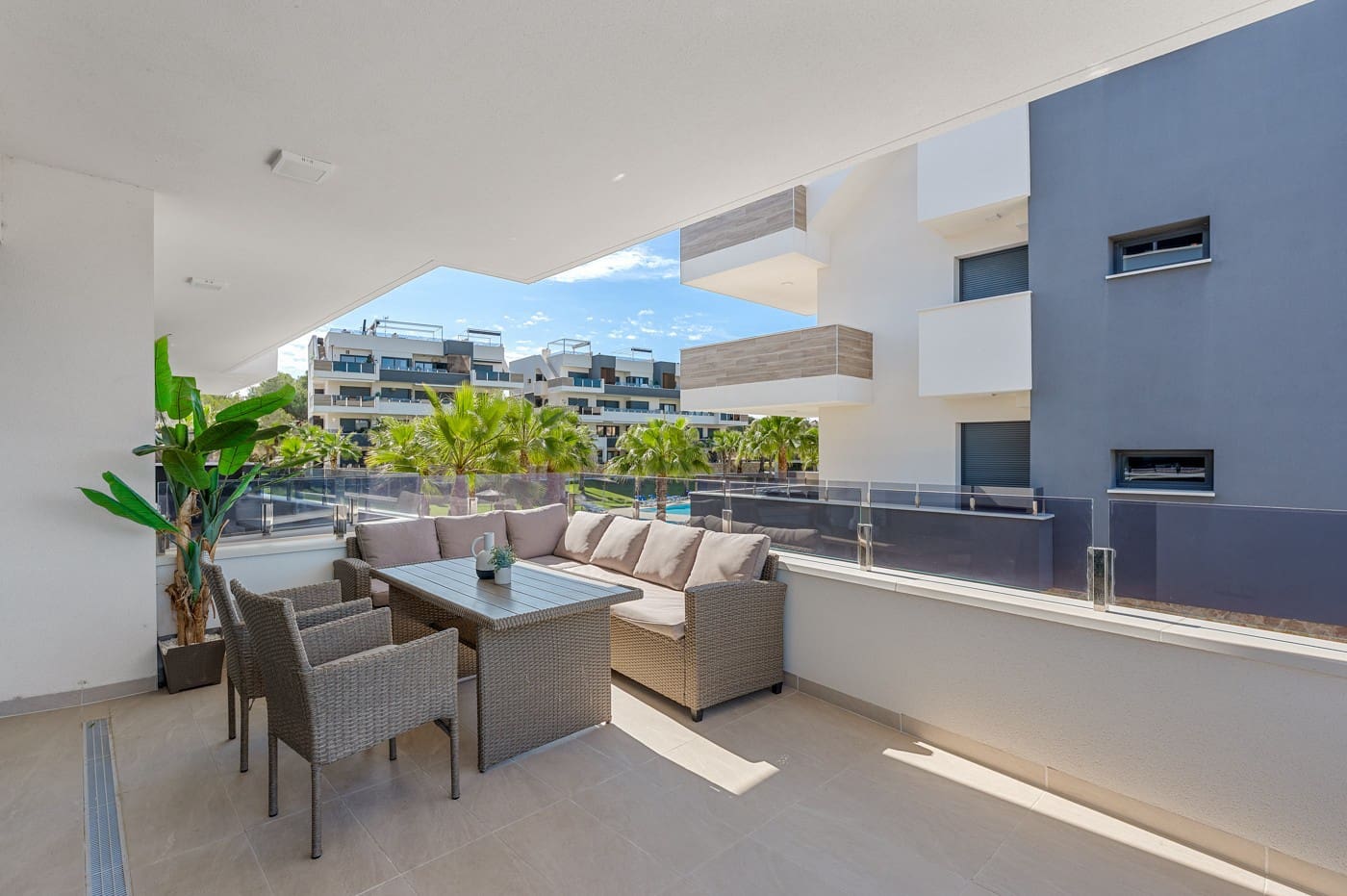 2 soveværelse Lejlighed til salg i Orihuela Costa med swimmingpool garage - € 299.000 (Ref: 10057765)