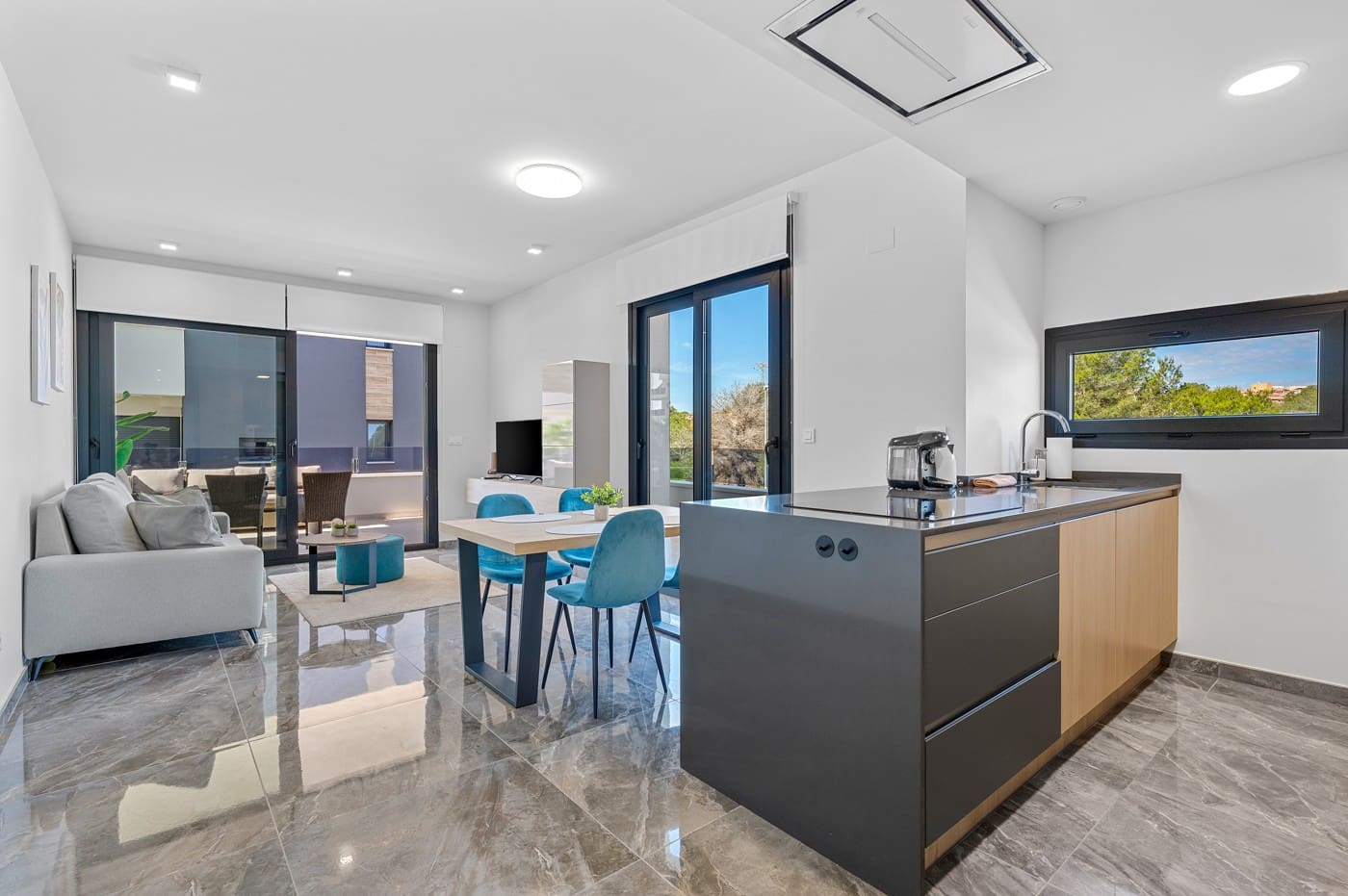 2 soveværelse Lejlighed til salg i Orihuela Costa med swimmingpool garage - € 299.000 (Ref: 10057765)