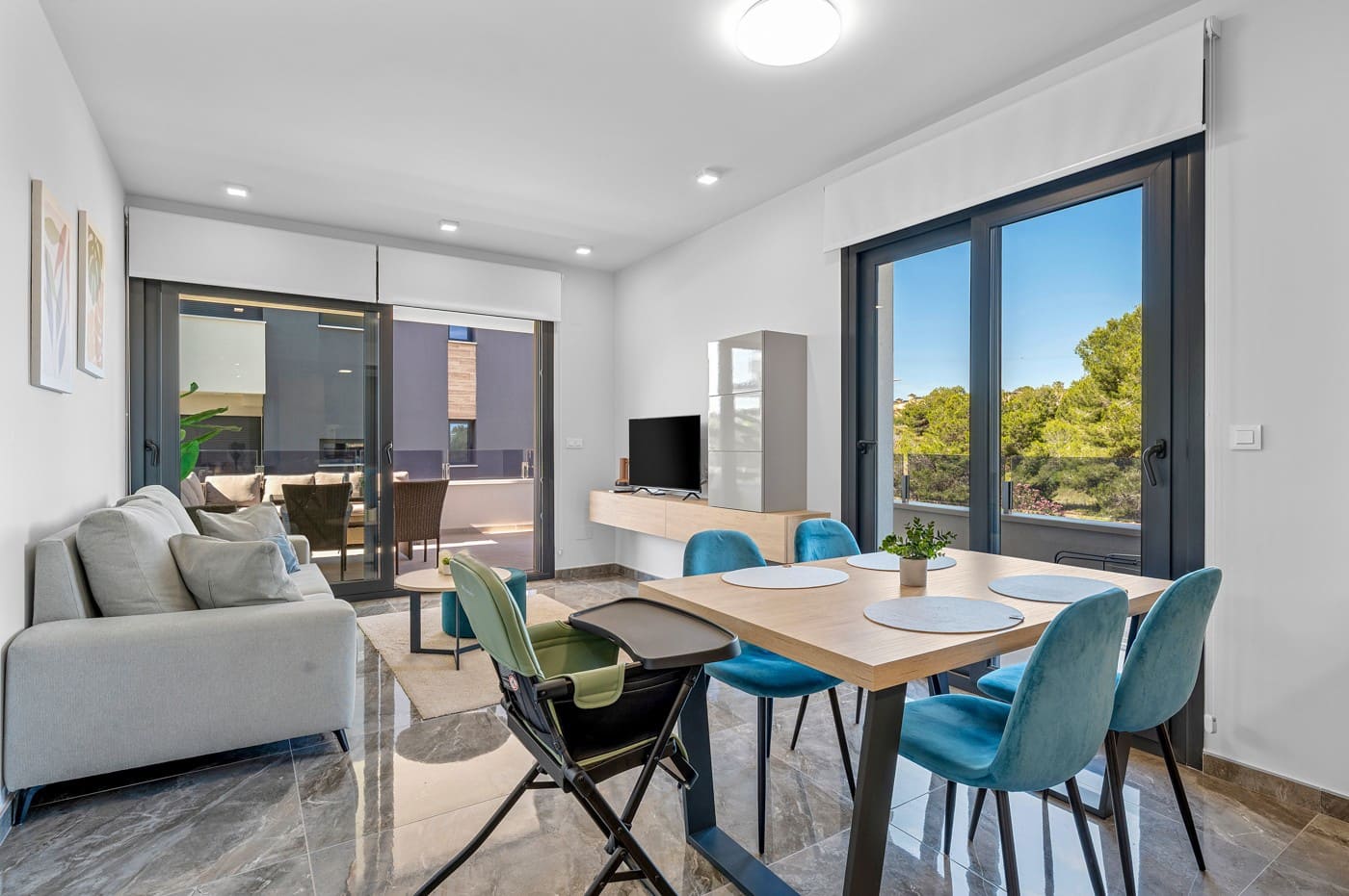 2 soveværelse Lejlighed til salg i Orihuela Costa med swimmingpool garage - € 299.000 (Ref: 10057765)