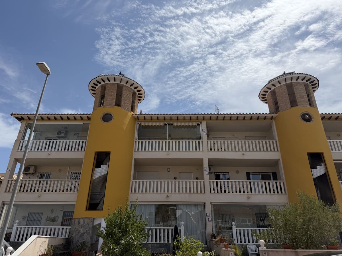 2 slaapkamer Appartement te koop in Villamartin - € 139.995 (Ref: 10057773)