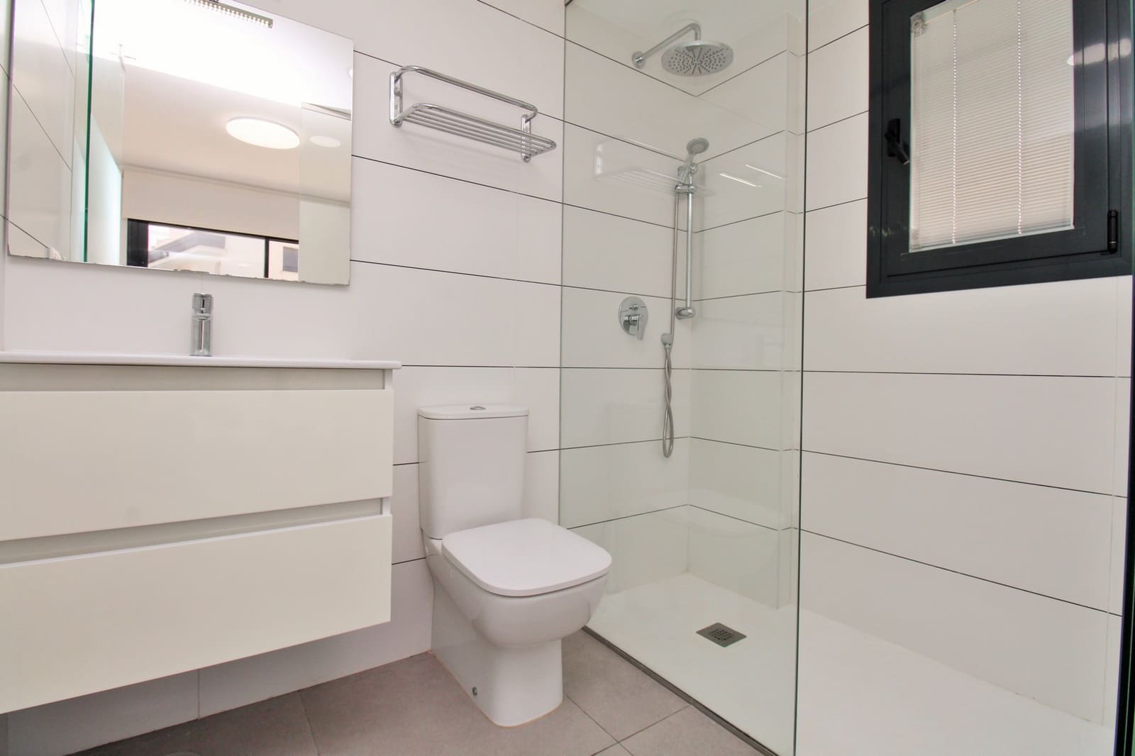 Apartamento de 2 habitaciones en Villamartin en venta - 229.950 € (Ref: 10057783)
