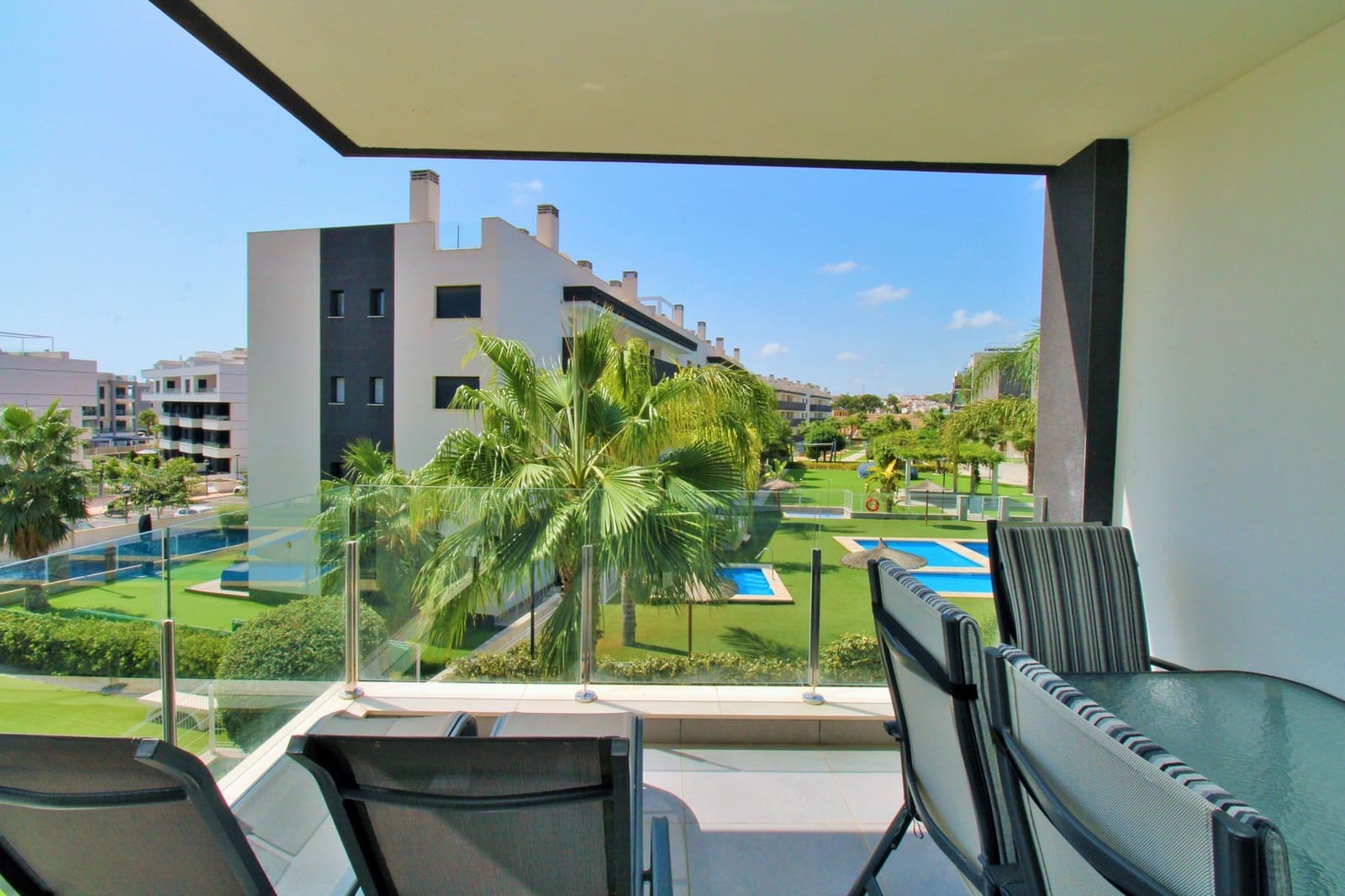 Apartamento de 2 habitaciones en Villamartin en venta - 229.950 € (Ref: 10057783)