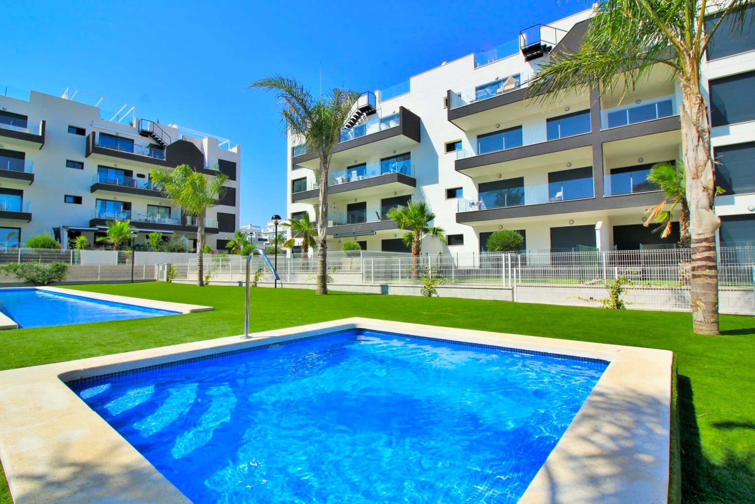 Apartamento de 2 habitaciones en Villamartin en venta - 229.950 € (Ref: 10057783)