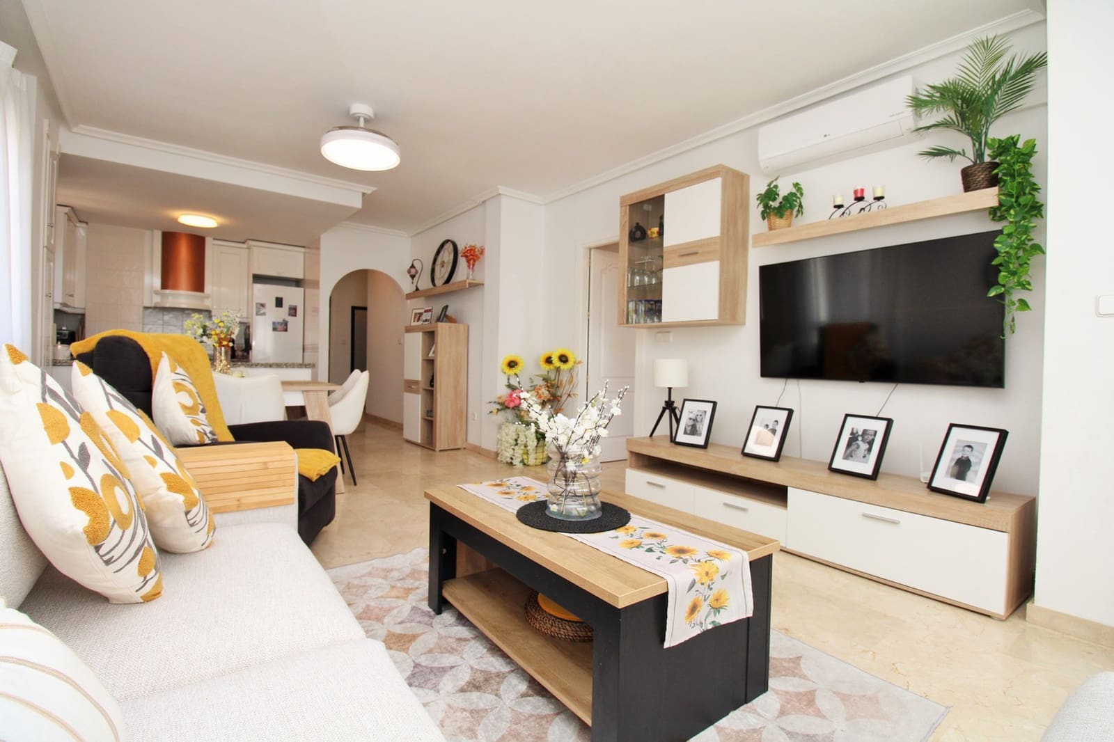 Apartamento de 2 habitaciones en Villamartin en venta - 199.000 € (Ref: 10057784)